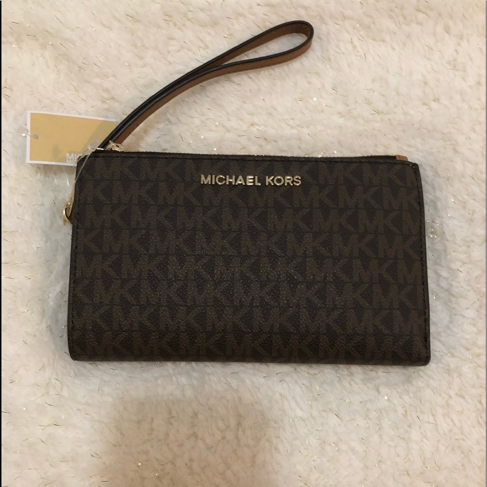 Michael Kors Wristlet 🎉❤️